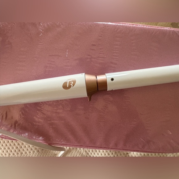 T3 White and Gold Curling Iron